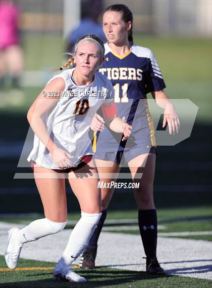 Thumbnail 1 in Stony Point vs. Dripping Springs (UIL 6A Bi-District Playoff) photogallery.