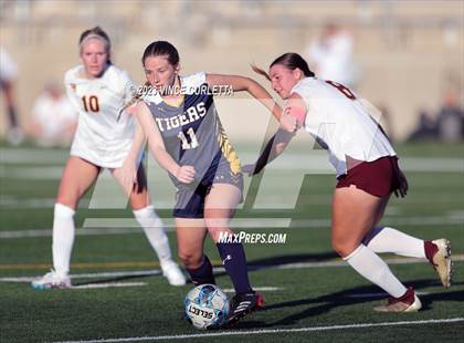 Thumbnail 1 in Stony Point vs. Dripping Springs (UIL 6A Bi-District Playoff) photogallery.