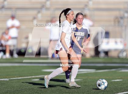 Thumbnail 2 in Stony Point vs. Dripping Springs (UIL 6A Bi-District Playoff) photogallery.