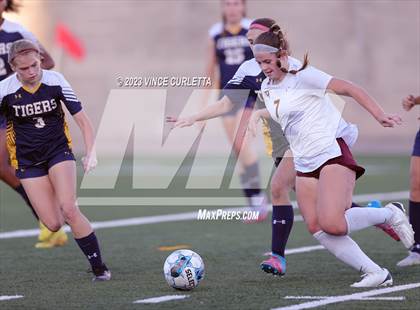 Thumbnail 1 in Stony Point vs. Dripping Springs (UIL 6A Bi-District Playoff) photogallery.