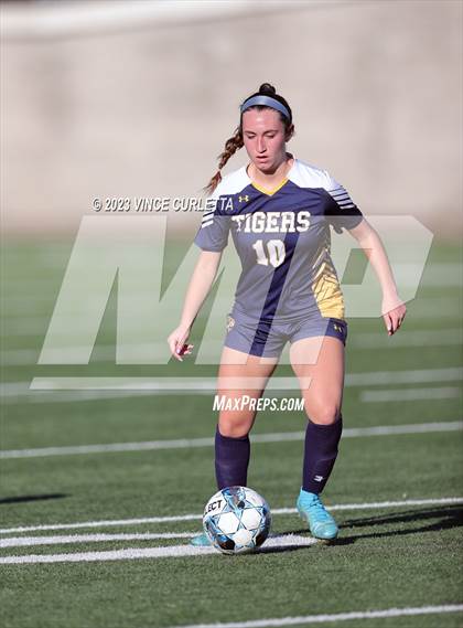 Thumbnail 2 in Stony Point vs. Dripping Springs (UIL 6A Bi-District Playoff) photogallery.