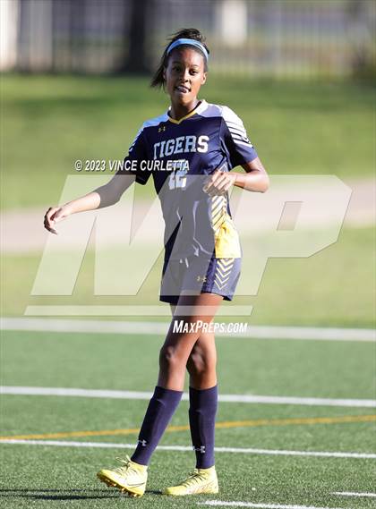 Thumbnail 1 in Stony Point vs. Dripping Springs (UIL 6A Bi-District Playoff) photogallery.