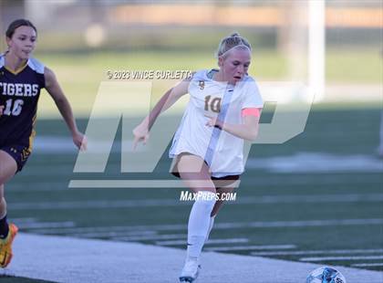 Thumbnail 2 in Stony Point vs. Dripping Springs (UIL 6A Bi-District Playoff) photogallery.