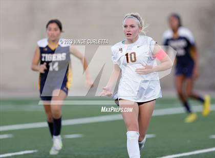 Thumbnail 3 in Stony Point vs. Dripping Springs (UIL 6A Bi-District Playoff) photogallery.
