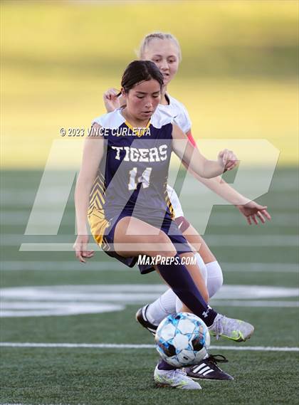 Thumbnail 1 in Stony Point vs. Dripping Springs (UIL 6A Bi-District Playoff) photogallery.