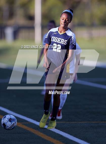 Thumbnail 2 in Stony Point vs. Dripping Springs (UIL 6A Bi-District Playoff) photogallery.