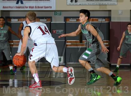 Thumbnail 1 in King vs. Green Valley (MaxPreps Holiday Classic) photogallery.