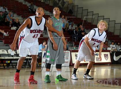 Thumbnail 3 in King vs. Green Valley (MaxPreps Holiday Classic) photogallery.