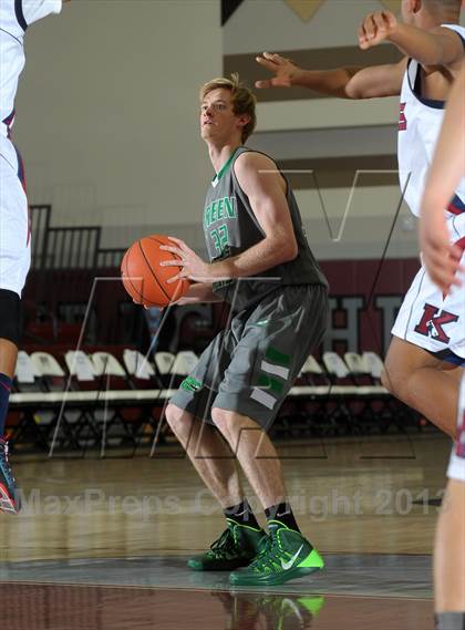 Thumbnail 1 in King vs. Green Valley (MaxPreps Holiday Classic) photogallery.