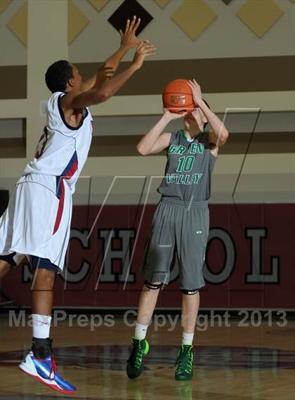 Thumbnail 1 in King vs. Green Valley (MaxPreps Holiday Classic) photogallery.