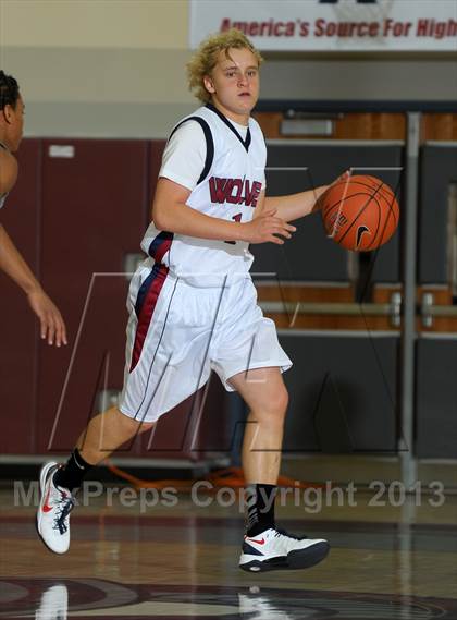 Thumbnail 1 in King vs. Green Valley (MaxPreps Holiday Classic) photogallery.