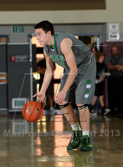 Thumbnail 1 in King vs. Green Valley (MaxPreps Holiday Classic) photogallery.