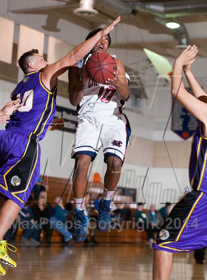 Thumbnail 2 in Modesto Christian vs Orestimba photogallery.
