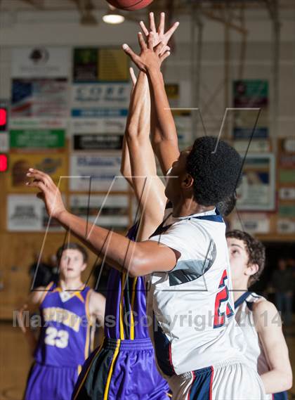 Thumbnail 3 in Modesto Christian vs Orestimba photogallery.