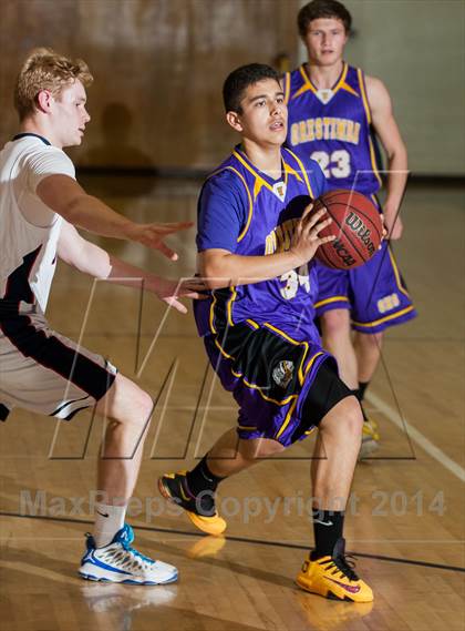 Thumbnail 3 in Modesto Christian vs Orestimba photogallery.