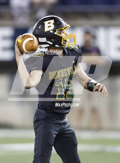 Thumbnail 3 in Bonneville vs. Logan photogallery.