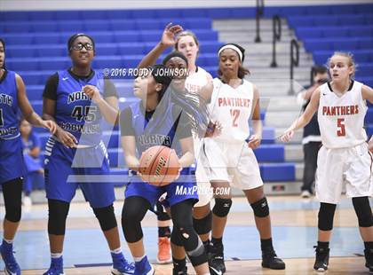 Thumbnail 3 in North Crowley vs. St. Pius X (McDonald's Texas Invitational) photogallery.
