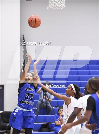 Thumbnail 1 in North Crowley vs. St. Pius X (McDonald's Texas Invitational) photogallery.