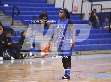 Thumbnail 2 in North Crowley vs. St. Pius X (McDonald's Texas Invitational) photogallery.