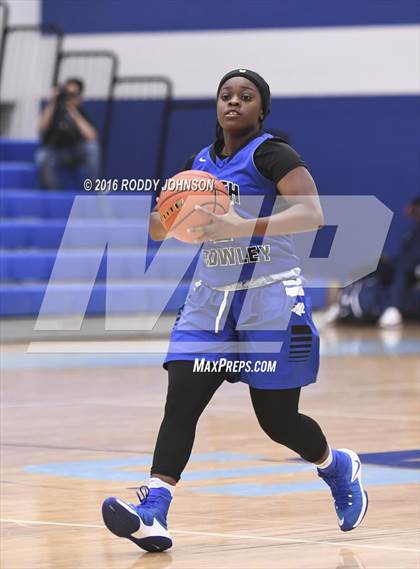 Thumbnail 3 in North Crowley vs. St. Pius X (McDonald's Texas Invitational) photogallery.