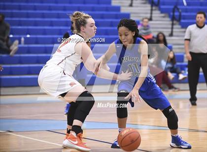 Thumbnail 3 in North Crowley vs. St. Pius X (McDonald's Texas Invitational) photogallery.