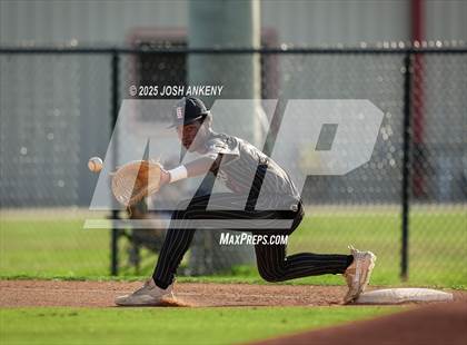 Thumbnail 2 in North Vermilion @ Brusly (LHSAA Division 2 Non-Select Round 3) photogallery.