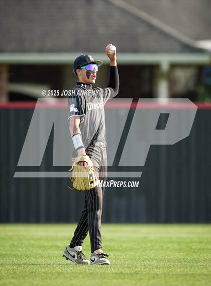 Thumbnail 2 in North Vermilion @ Brusly (LHSAA Division 2 Non-Select Round 3) photogallery.