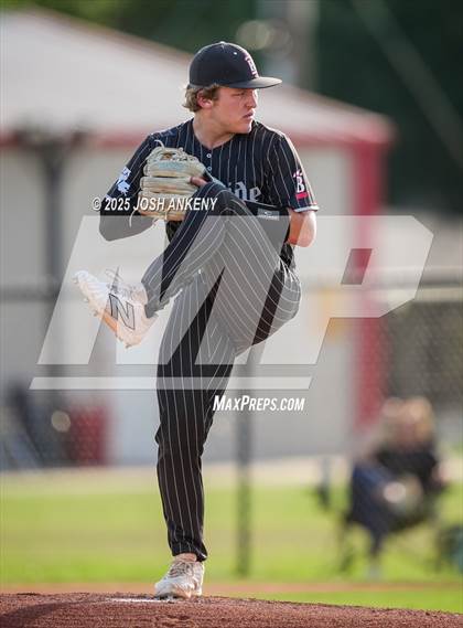 Thumbnail 3 in North Vermilion @ Brusly (LHSAA Division 2 Non-Select Round 3) photogallery.