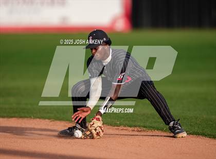 Thumbnail 1 in North Vermilion @ Brusly (LHSAA Division 2 Non-Select Round 3) photogallery.