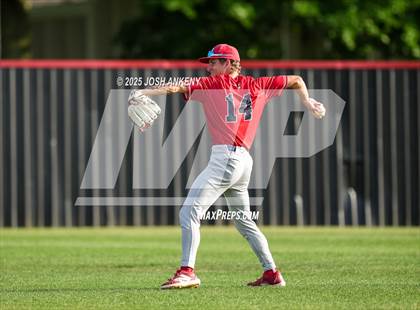 Thumbnail 3 in North Vermilion @ Brusly (LHSAA Division 2 Non-Select Round 3) photogallery.