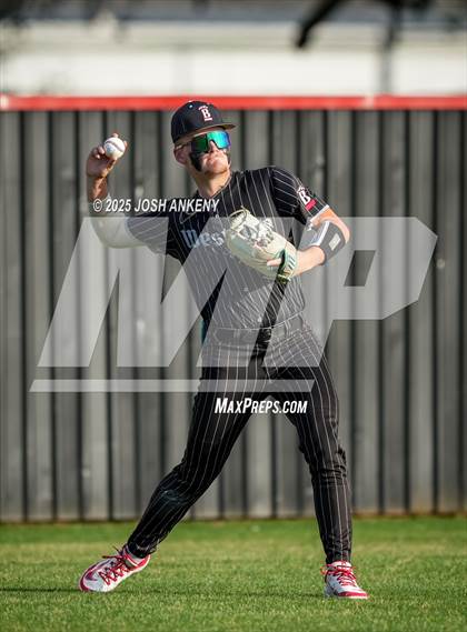 Thumbnail 2 in North Vermilion @ Brusly (LHSAA Division 2 Non-Select Round 3) photogallery.