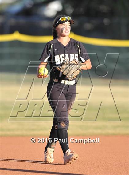 Thumbnail 3 in Queen Creek vs Basha (Desert Mountain Softball Invitational) photogallery.