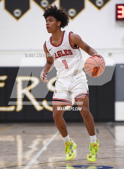 Thumbnail 1 in Del Norte vs. Santa Fe Christian photogallery.