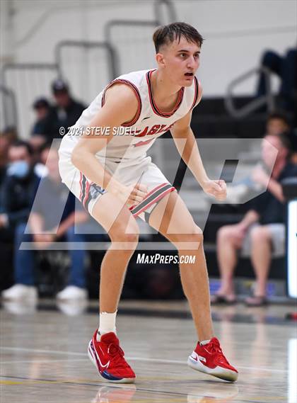 Thumbnail 1 in Del Norte vs. Santa Fe Christian photogallery.