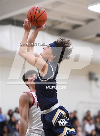 Thumbnail 1 in Del Norte vs. Santa Fe Christian photogallery.