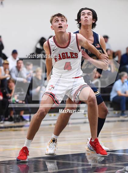 Thumbnail 2 in Del Norte vs. Santa Fe Christian photogallery.