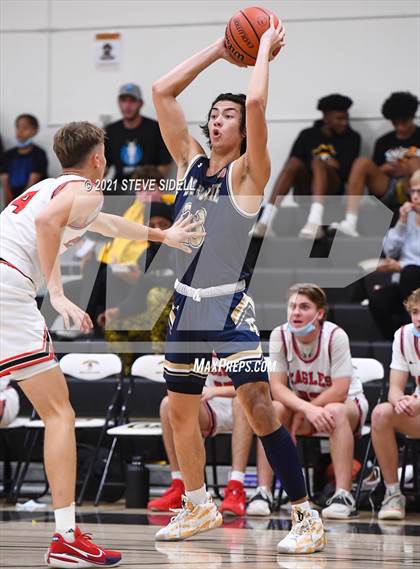 Thumbnail 1 in Del Norte vs. Santa Fe Christian photogallery.