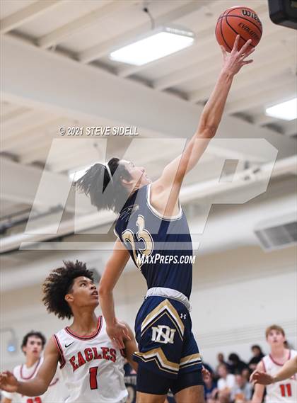 Thumbnail 2 in Del Norte vs. Santa Fe Christian photogallery.