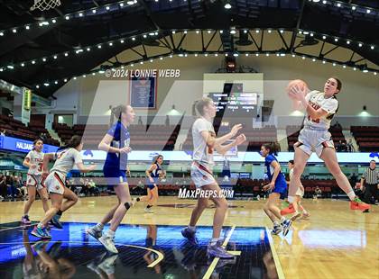 Thumbnail 1 in Haldane vs Tuckahoe (NYSPHSAA Section 1 Class C Semifinal) photogallery.