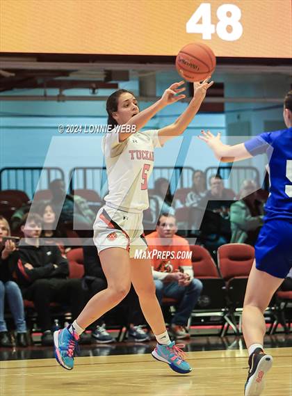 Thumbnail 1 in Haldane vs Tuckahoe (NYSPHSAA Section 1 Class C Semifinal) photogallery.
