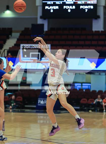 Thumbnail 3 in Haldane vs Tuckahoe (NYSPHSAA Section 1 Class C Semifinal) photogallery.