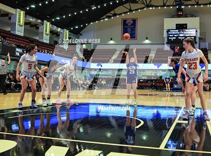 Thumbnail 3 in Haldane vs Tuckahoe (NYSPHSAA Section 1 Class C Semifinal) photogallery.