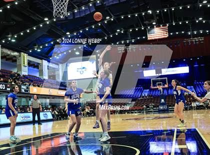 Thumbnail 1 in Haldane vs Tuckahoe (NYSPHSAA Section 1 Class C Semifinal) photogallery.