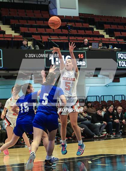 Thumbnail 3 in Haldane vs Tuckahoe (NYSPHSAA Section 1 Class C Semifinal) photogallery.