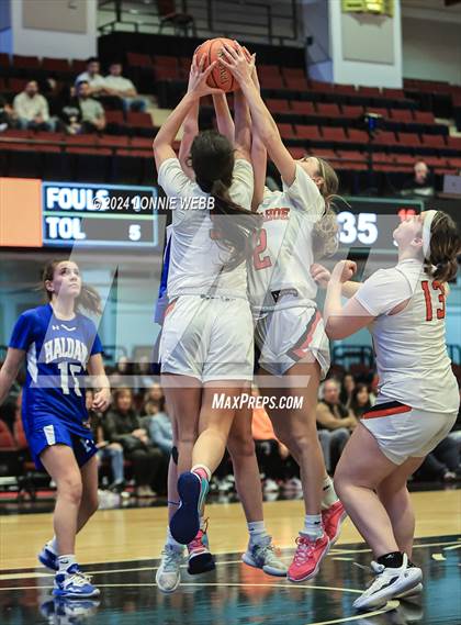 Thumbnail 1 in Haldane vs Tuckahoe (NYSPHSAA Section 1 Class C Semifinal) photogallery.