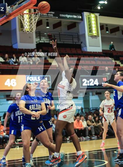 Thumbnail 2 in Haldane vs Tuckahoe (NYSPHSAA Section 1 Class C Semifinal) photogallery.