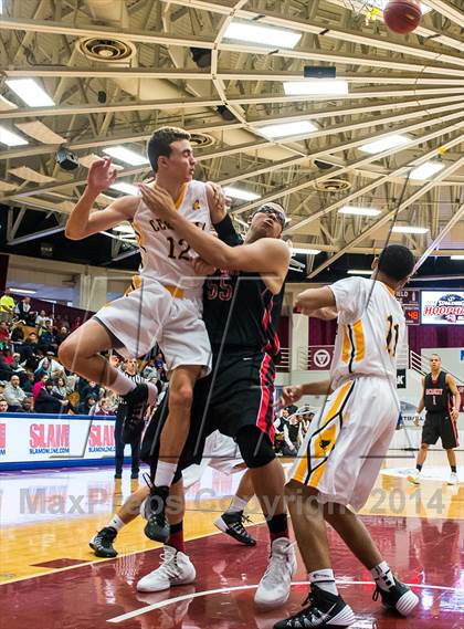 Thumbnail 2 in Central vs. Albany Academy for Boys (Spalding Hoophall Classic) photogallery.