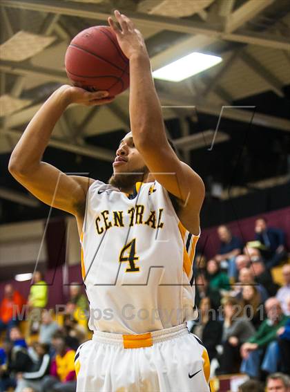 Thumbnail 2 in Central vs. Albany Academy for Boys (Spalding Hoophall Classic) photogallery.