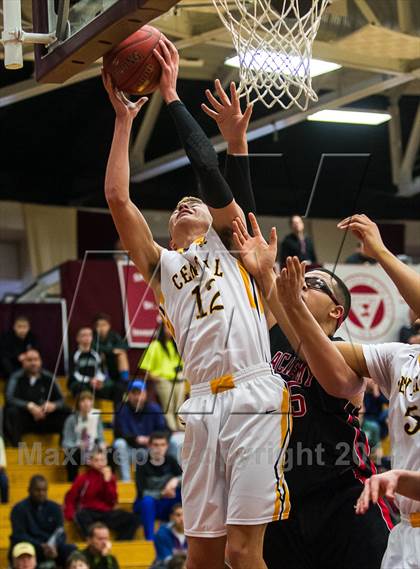 Thumbnail 2 in Central vs. Albany Academy for Boys (Spalding Hoophall Classic) photogallery.