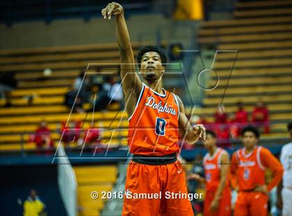 Thumbnail 2 in Bishop O'Dowd vs. Whitney Young (Oakland Legends Classic) photogallery.